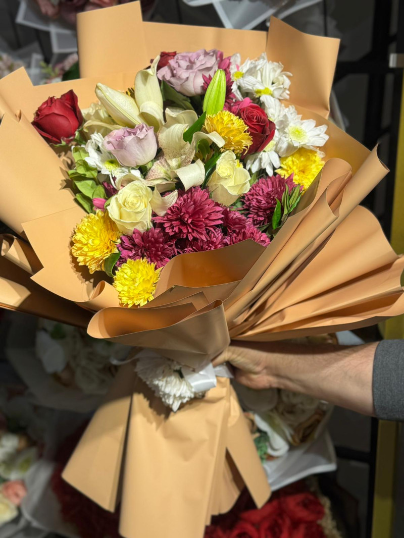 XL KARIŞIK ÇİÇEK KRAFT KAĞITTA