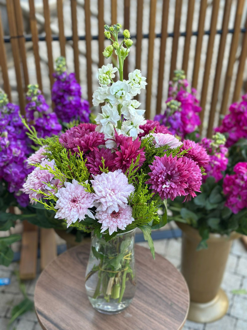 VAZODA KARIŞIK ÇİÇEK